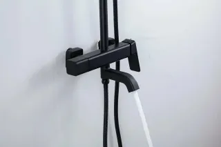 Душевая стойка Gappo G2418-26 чёрный